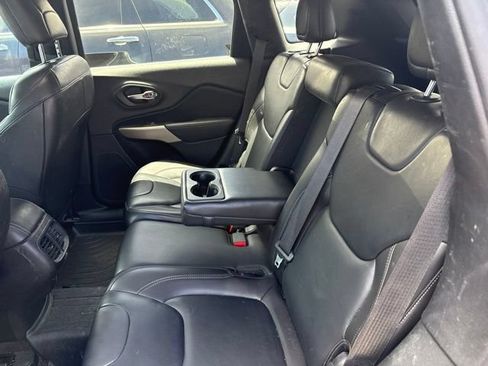 Used 2017 Jeep Cherokee Limited FWD image 5