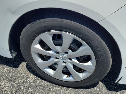 Used 2023 Toyota Corolla LE FWD image 8