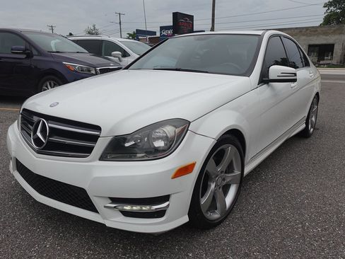 Used 2014 Mercedes-Benz C 250 Sedan image 2