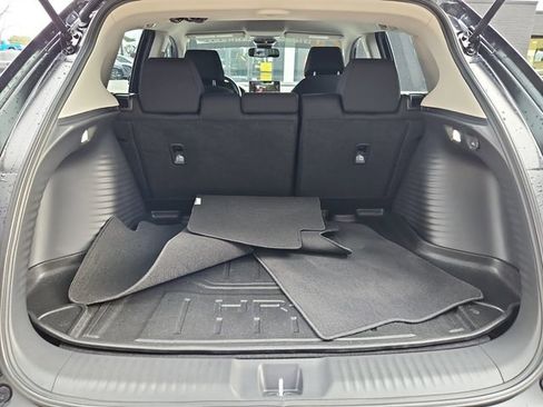 Used 2025 Honda HR-V LX image 16