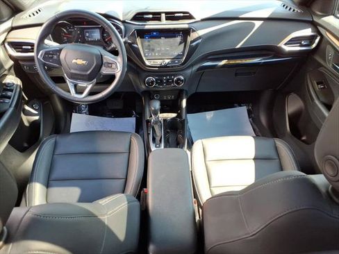 Used 2021 Chevrolet TrailBlazer ACTIV w/ Sun and Liftgate Package AWD/4WD image 8
