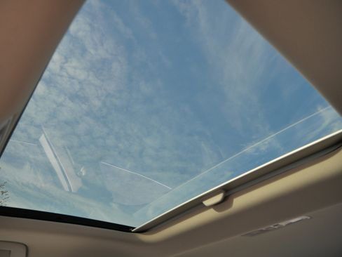 Certified 2025 Volkswagen Jetta SEL image 34