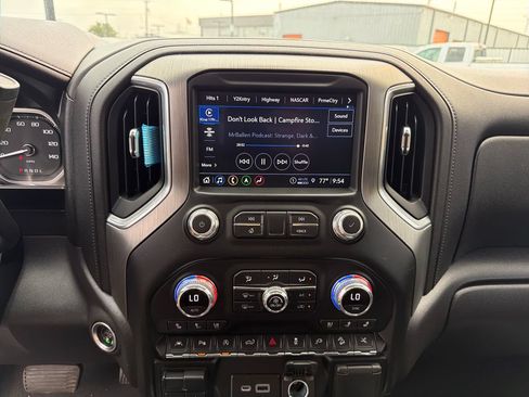 Used 2021 GMC Sierra 1500 Denali w/ Denali Ultimate Package AWD/4WD image 15