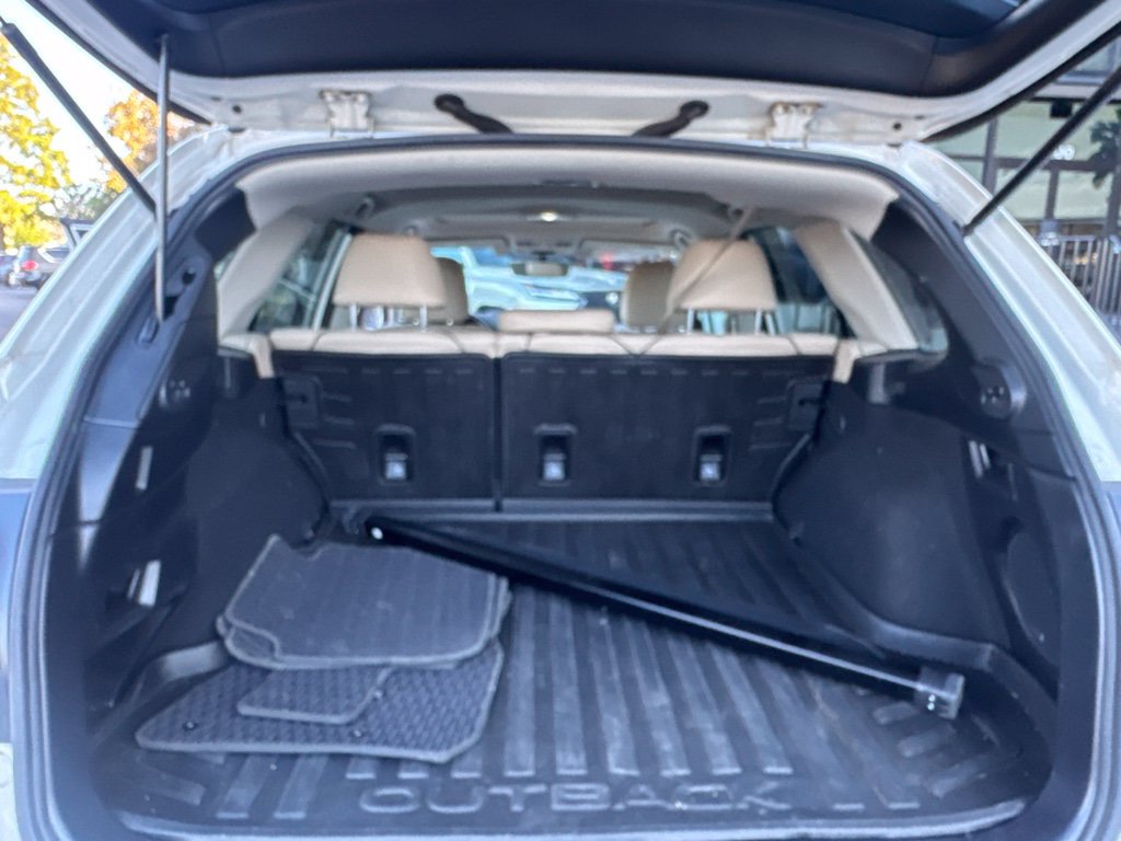 Used 2018 Subaru Outback 3.6R Limited AWD/4WD image 10