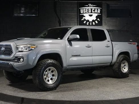 Used 2019 Toyota Tacoma SR5 AWD/4WD image 1