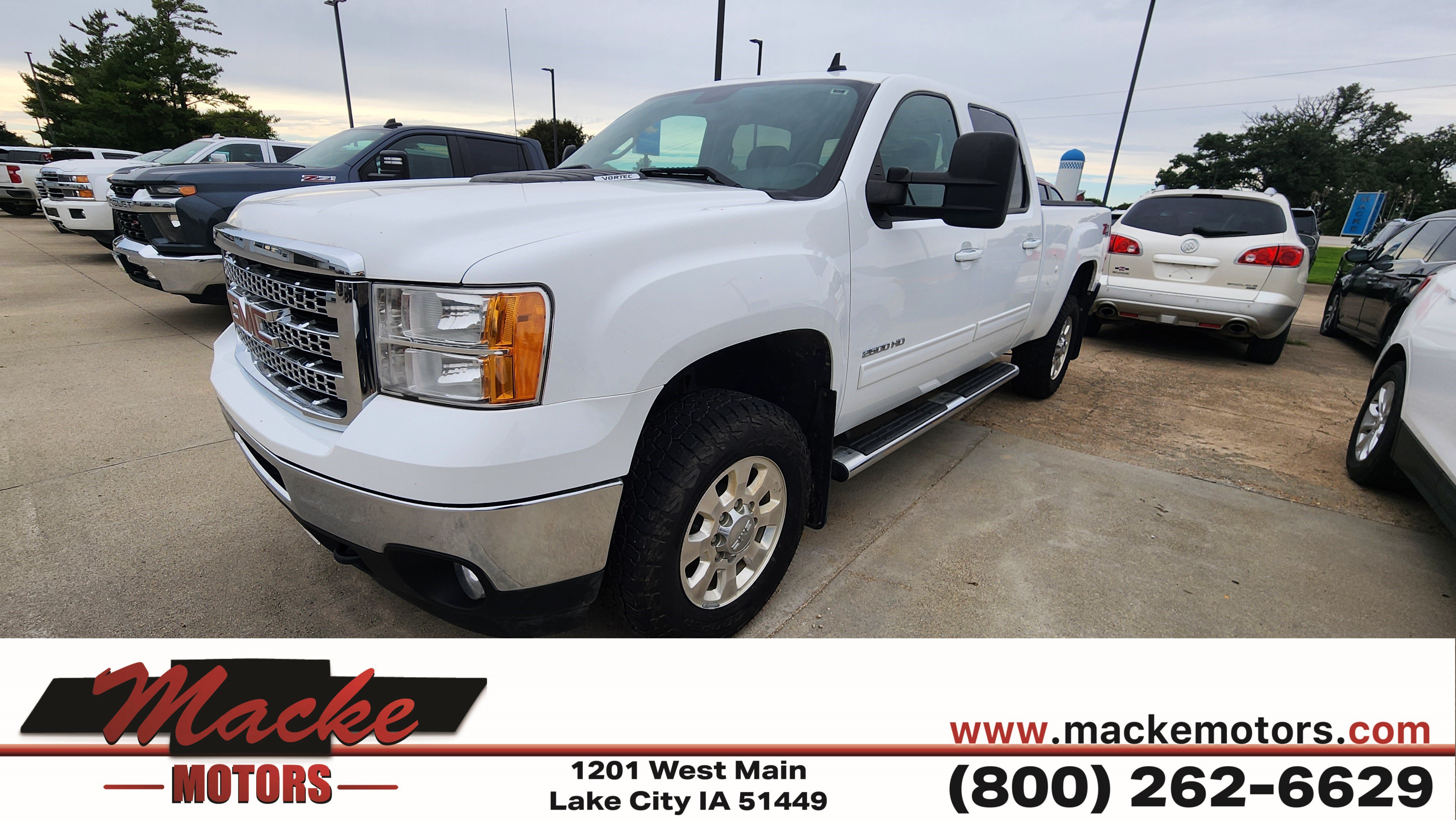 Used 2013 GMC Sierra 2500 SLE w/ SLE Preferred Package AWD/4WD image 1