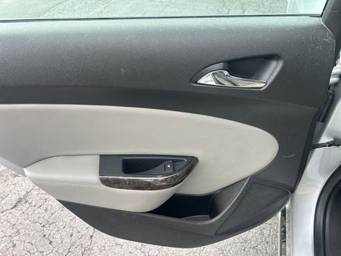 Used 2014 Buick Verano FWD image 23