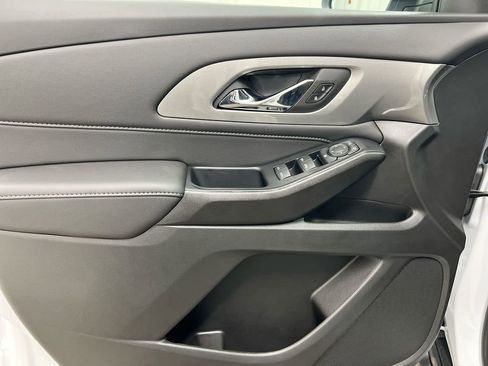 Used 2023 Chevrolet Traverse LT image 20