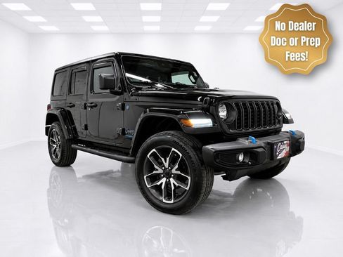 Used 2024 Jeep Wrangler Unlimited w/ Convenience Group AWD/4WD image 1