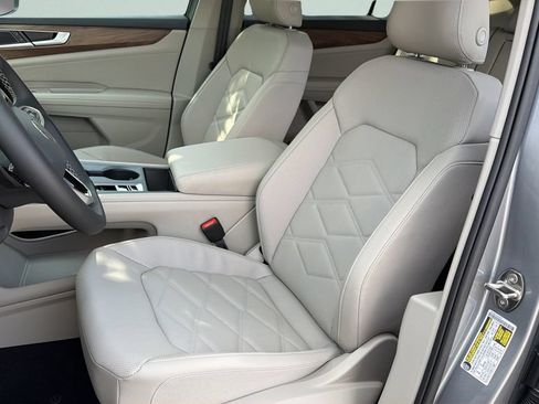 New 2026 Volkswagen Atlas SE FWD image 27