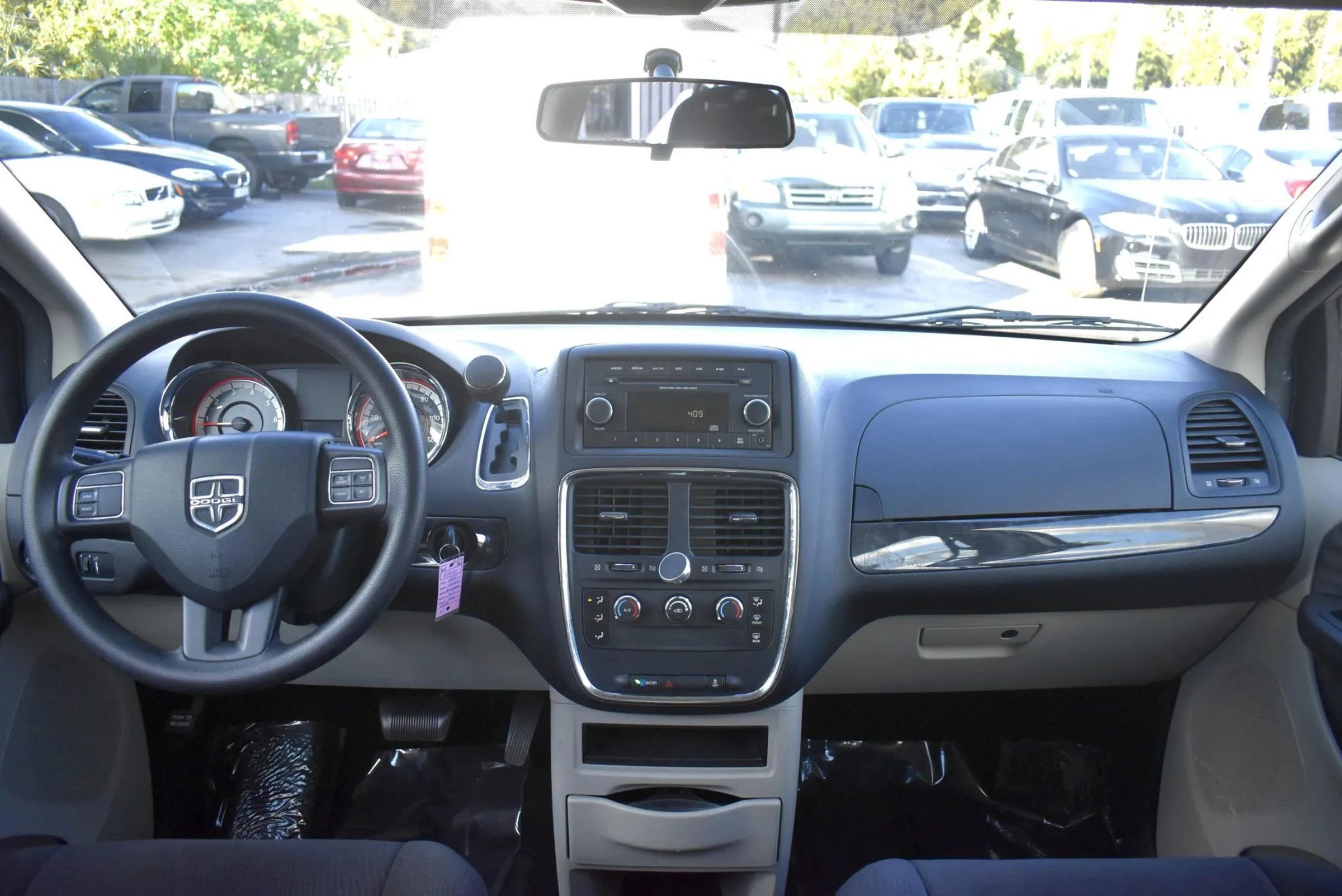 Used 2013 Dodge Grand Caravan American Value Package FWD image 11