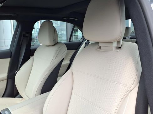 New 2025 Mercedes-Benz C 300 4MATIC Sedan image 13