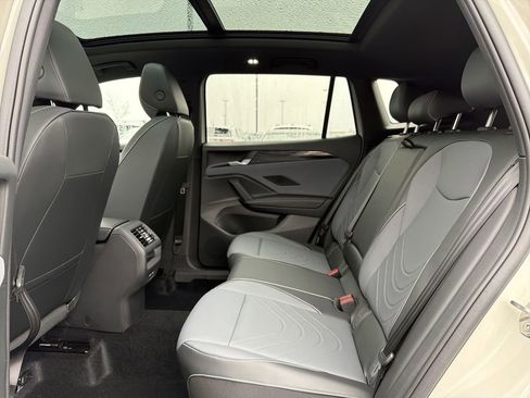 New 2026 Volkswagen Tiguan SE R-Line FWD image 14