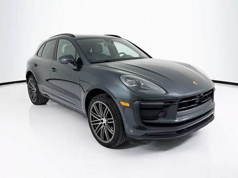 Certified 2025 Porsche Macan AWD/4WD image 7