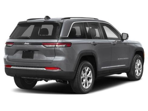Used 2022 Jeep Grand Cherokee Altitude AWD/4WD image 3