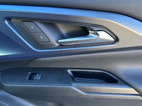 Certified 2024 Chevrolet Equinox EV LT image 23