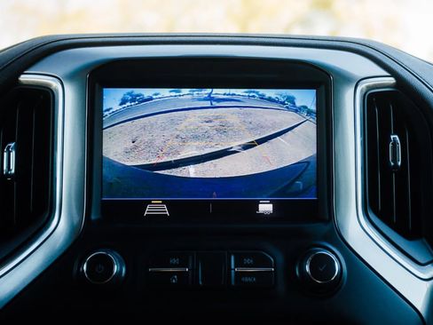 Used 2021 Chevrolet Silverado 1500 LT image 21