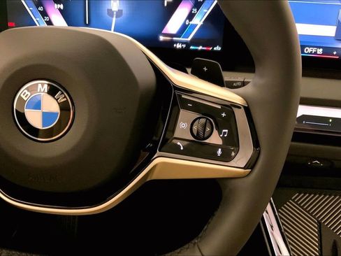 Certified 2025 BMW X3 xDrive30i w/ Convenience Package image 19