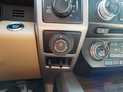 Used 2018 Ford F150 Lariat w/ Equipment Group 502A Luxury AWD/4WD image 29