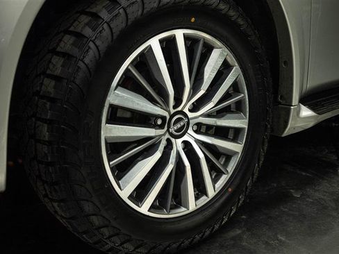 Used 2024 Nissan Armada SL AWD/4WD image 3