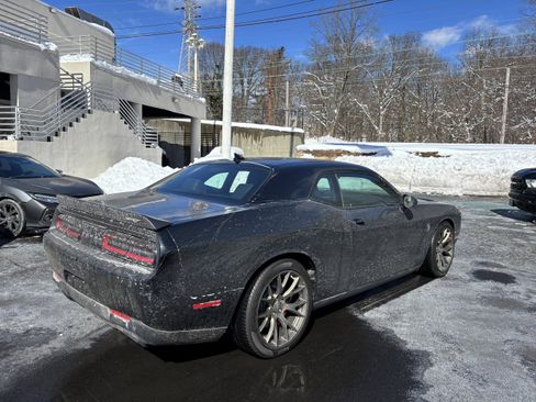 Used 2016 Dodge Challenger SRT Hellcat image 3