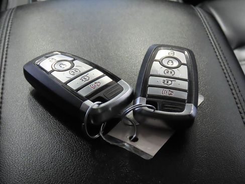 Used 2022 Ford Edge SEL w/ Convenience Package AWD/4WD image 18