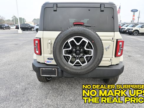 New 2025 Ford Bronco Outer Banks AWD/4WD image 4