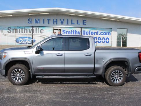 Used 2020 GMC Sierra 1500 AT4 w/ AT4 Premium Package AWD/4WD image 2