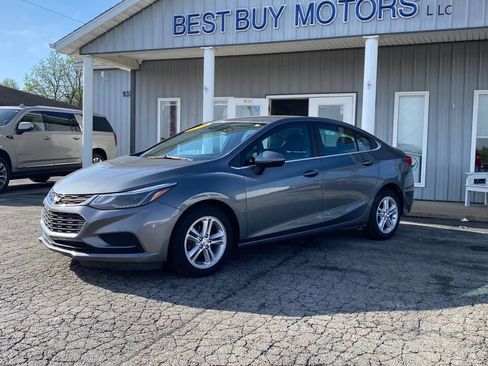 Used 2018 Chevrolet Cruze LT FWD image 1