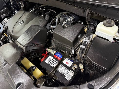 Used 2019 Toyota Highlander XLE AWD/4WD image 92