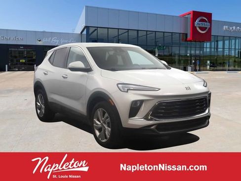 Used 2025 Buick Encore GX Preferred FWD image 1