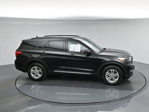 Certified 2023 Ford Explorer XLT RWD image 57
