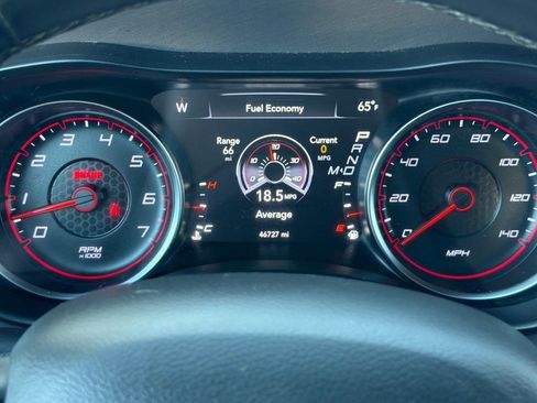 Used 2019 Dodge Charger SXT image 19