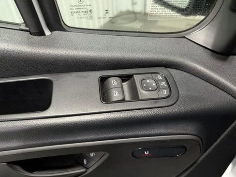 Used 2025 Mercedes-Benz Sprinter 2500 image 10