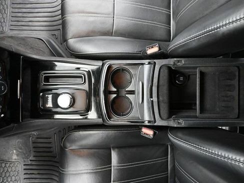 Used 2018 Chrysler 300 S image 34