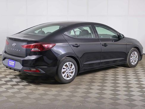 Used 2020 Hyundai Elantra SE w/ Cargo Package (C1) FWD image 7