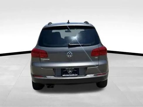 Used 2018 Volkswagen Tiguan Limited w/ Premium Package FWD image 5