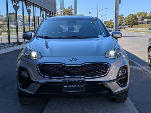 Used 2022 Kia Sportage LX image 3