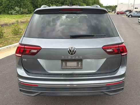 Used 2022 Volkswagen Tiguan SE FWD image 2