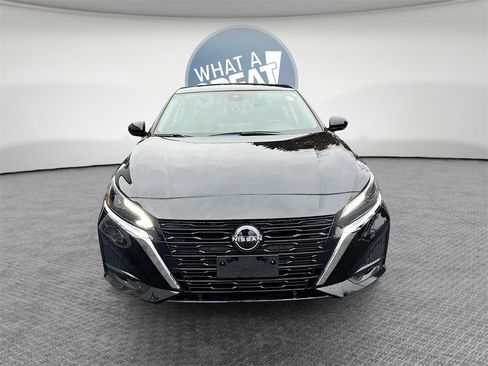 Used 2023 Nissan Altima 2.5 SL image 2