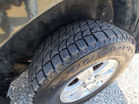 Used 2010 Ford Explorer XLT image 6