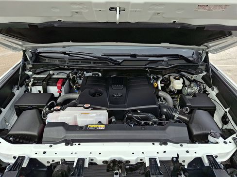 Certified 2025 Toyota Tundra SR5 AWD/4WD image 27