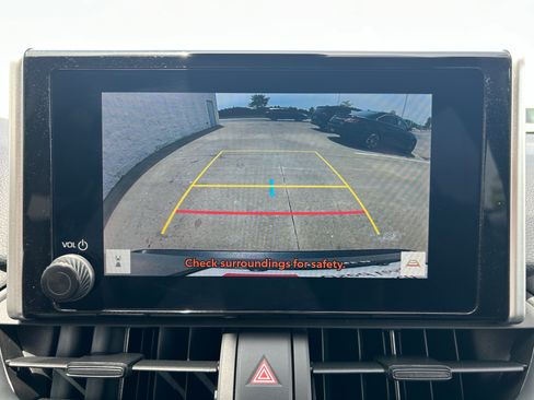 Certified 2025 Toyota RAV4 XLE AWD/4WD image 28