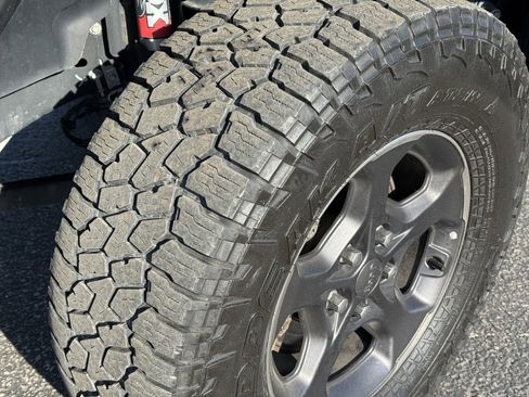 Used 2022 Jeep Gladiator Rubicon w/ Cold Weather Group image 10