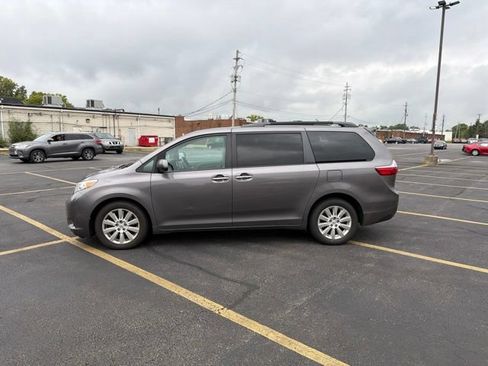 Used 2015 Toyota Sienna XLE w/ XLE Navigation Package AWD/4WD image 2