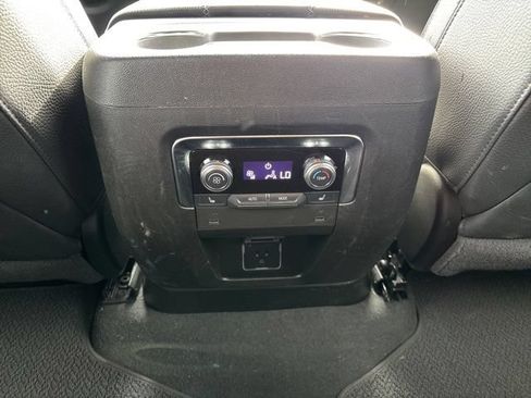 Used 2025 GMC Yukon XL Denali AWD/4WD image 35