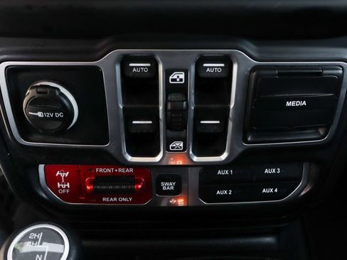 Used 2018 Jeep Wrangler Unlimited Rubicon w/ LED Lighting Group AWD/4WD image 36