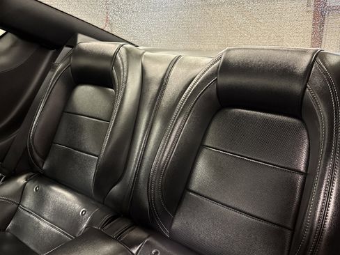 Used 2025 Ford Mustang Premium image 6