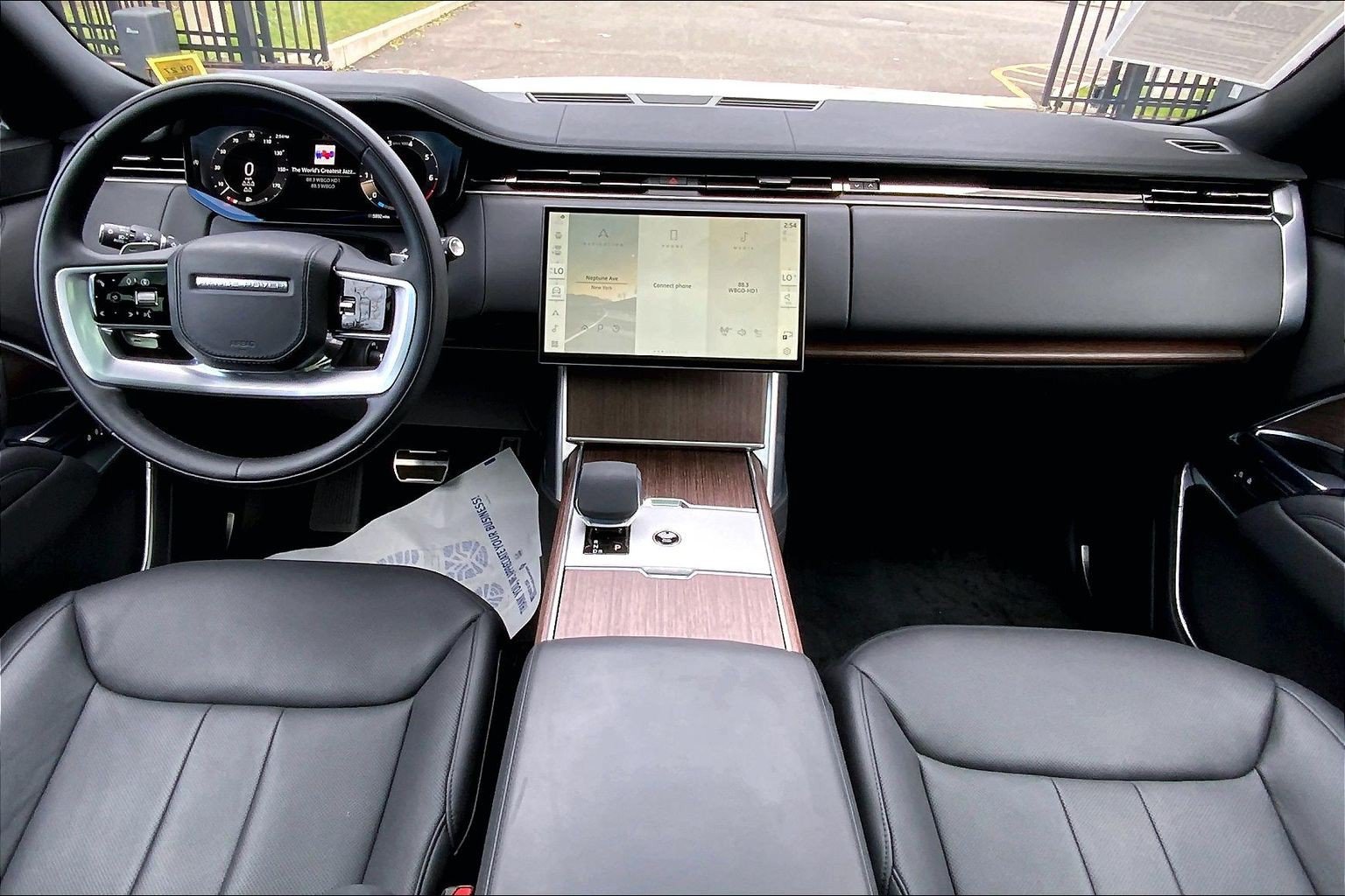 Certified 2026 Land Rover Range Rover Long Wheelbase SE AWD/4WD image 15