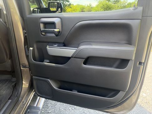 Used 2015 Chevrolet Silverado 1500 LTZ Z71 w/ LTZ Plus Package AWD/4WD image 26